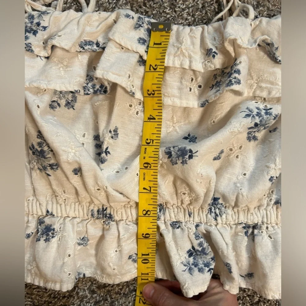 5/$25 American Eagle blue floral eyelet cropped halter top size small - Picture 4 of 8
